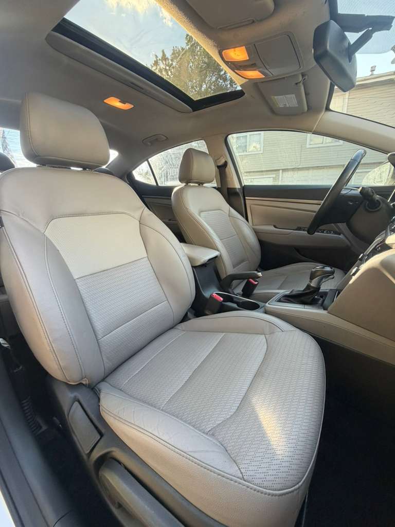 Hyundai ELANTRA LIMITED