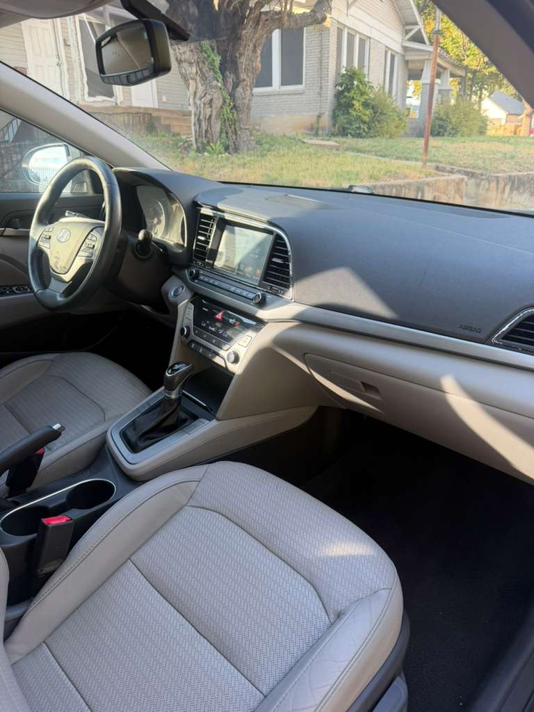 Hyundai ELANTRA LIMITED
