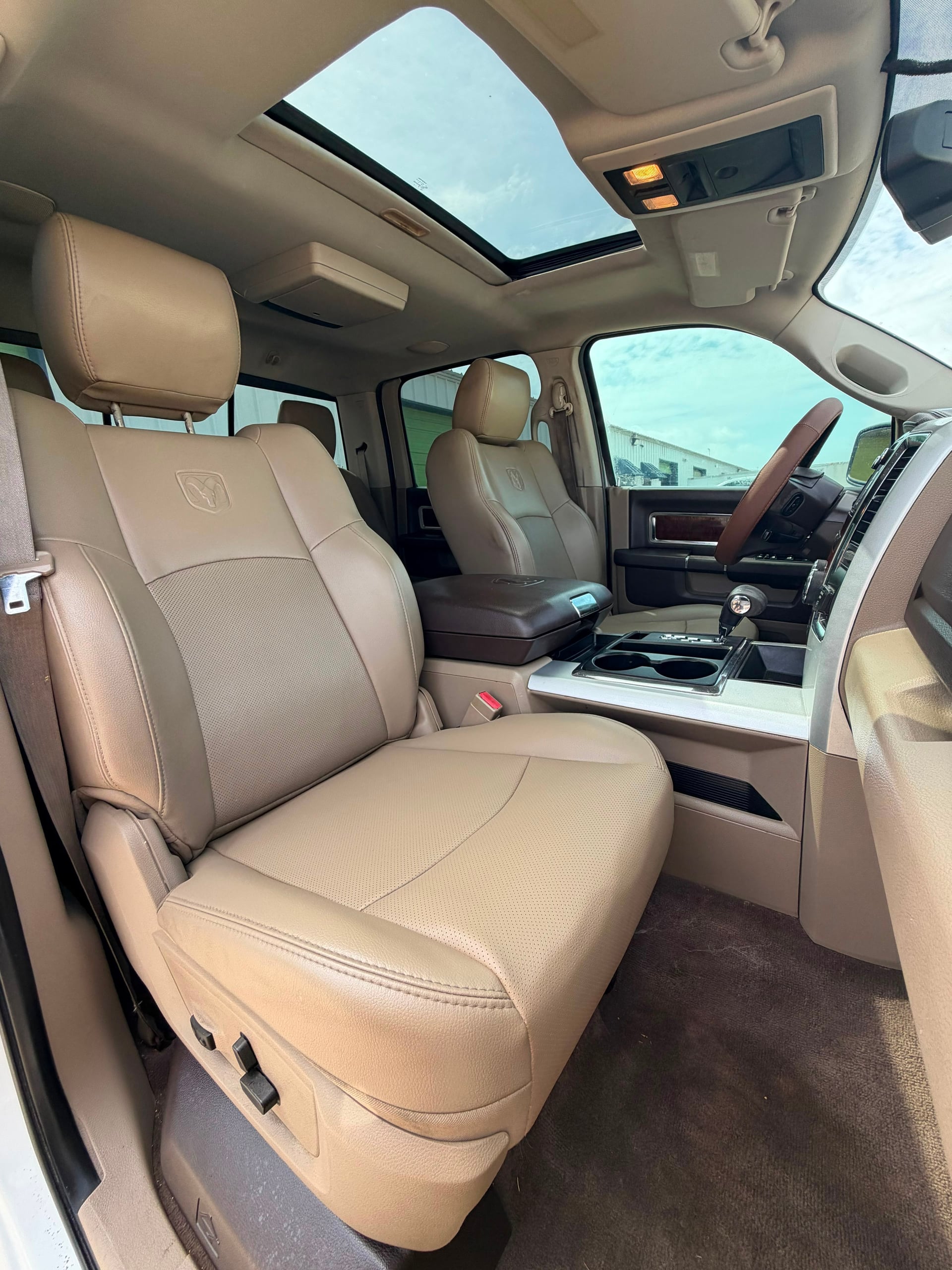 RAM Laramie 5.7