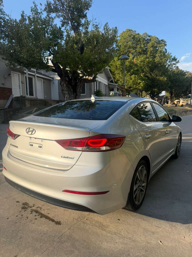 Hyundai ELANTRA LIMITED