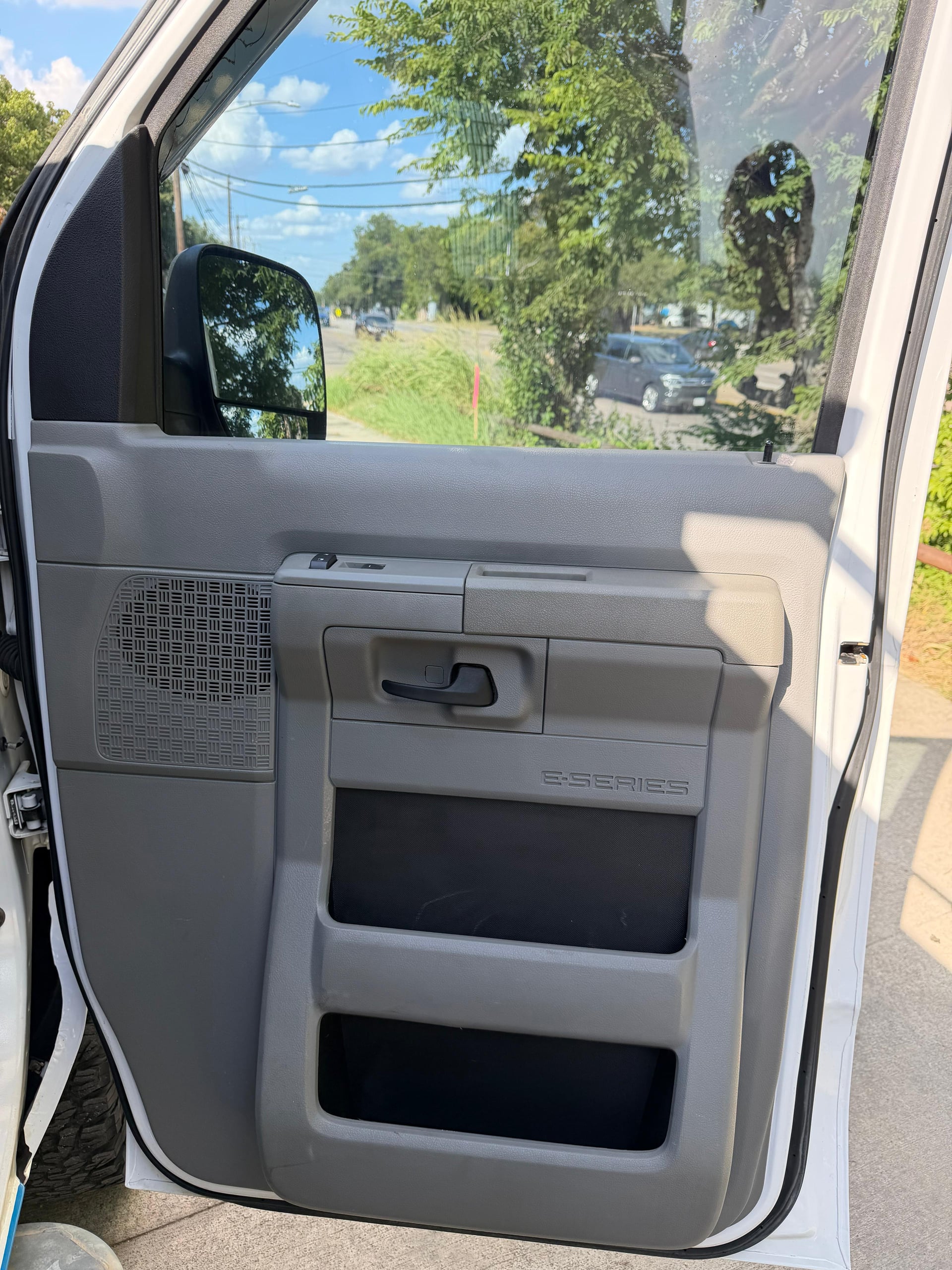 Ford E-250 Cargo Van