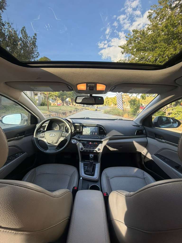 Hyundai ELANTRA LIMITED