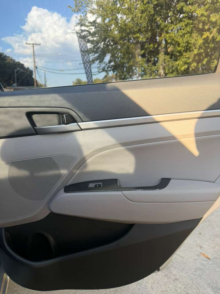 Hyundai ELANTRA LIMITED