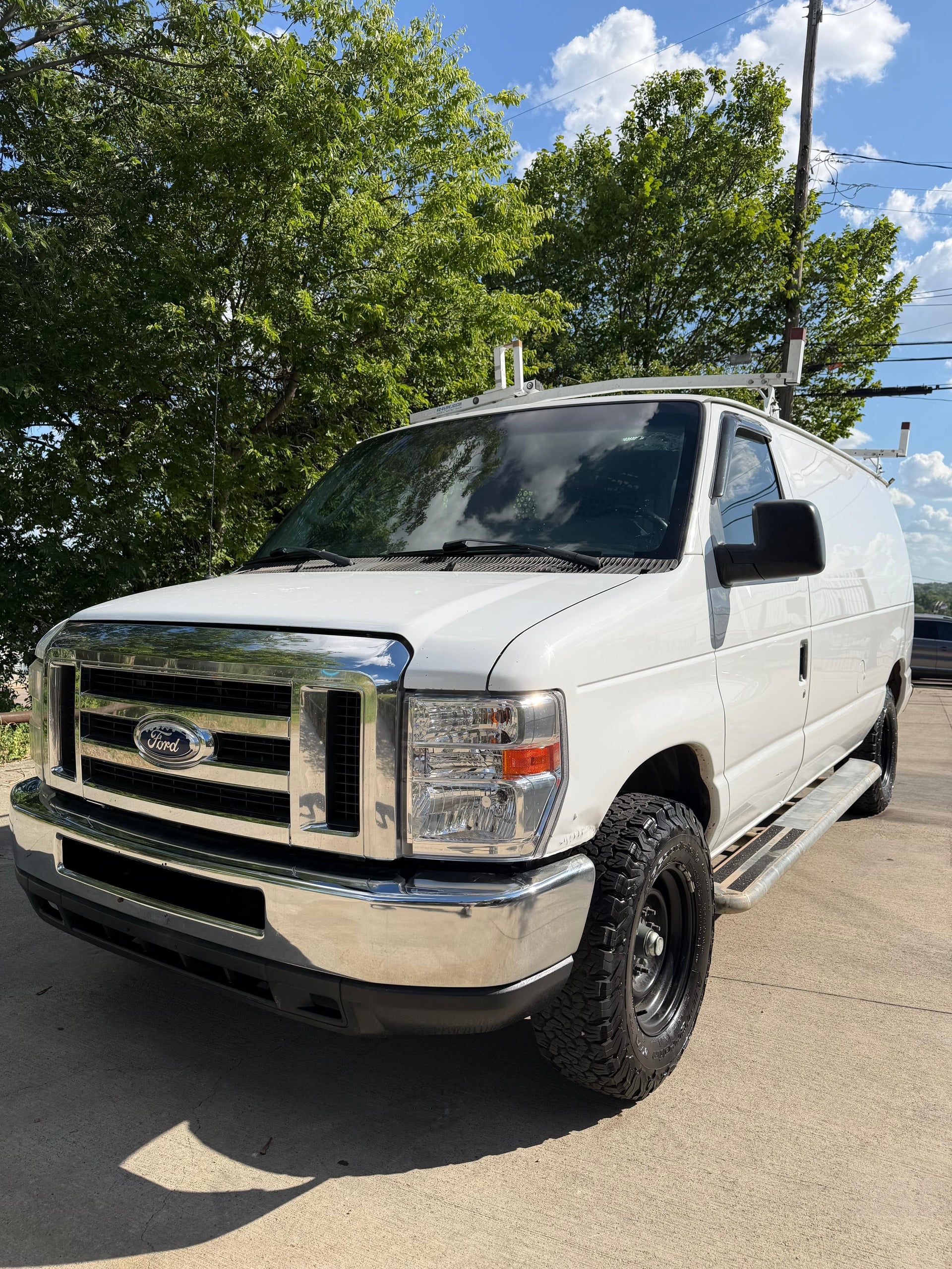 Ford E-250 Cargo Van