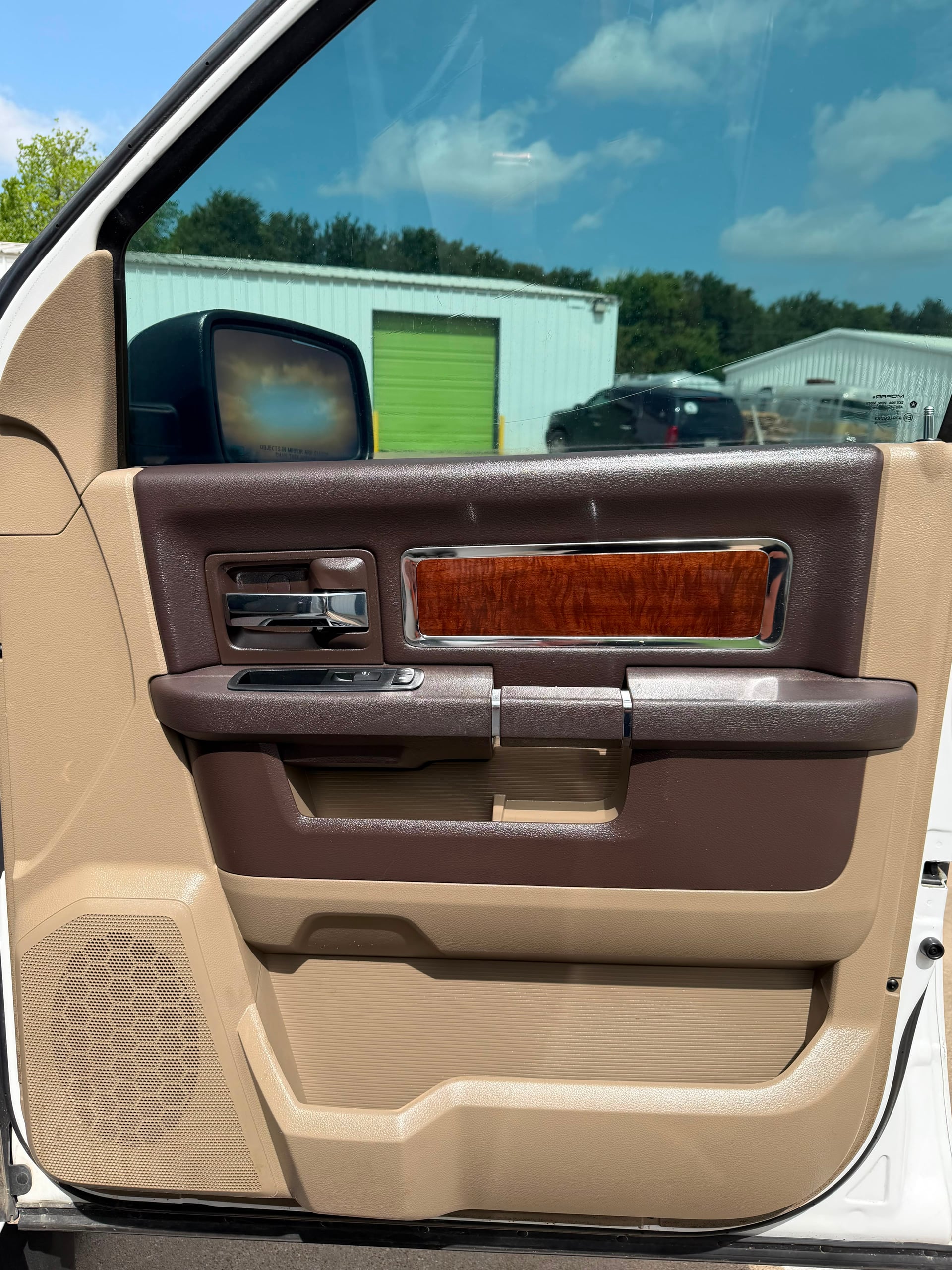 RAM Laramie 5.7