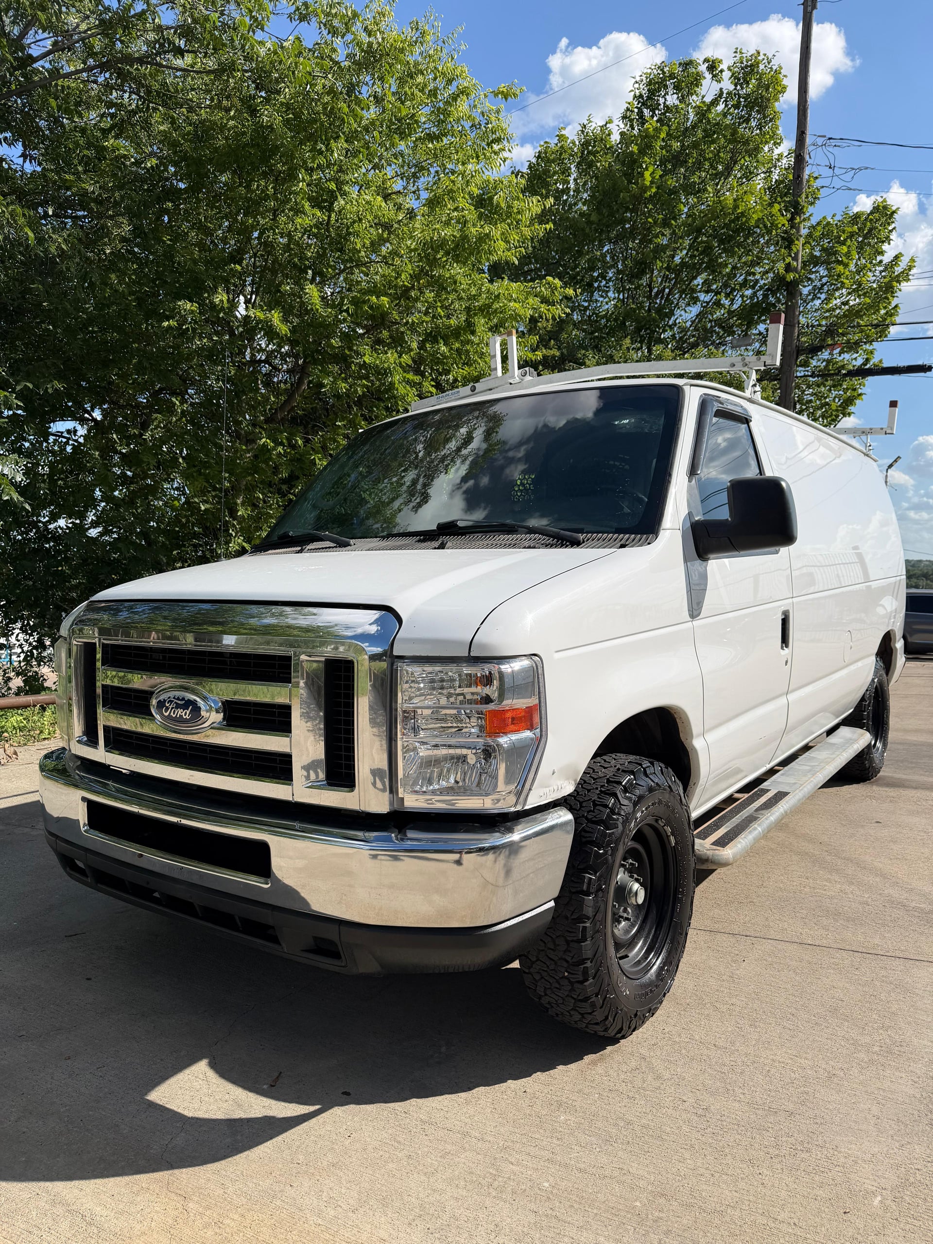 Ford E-250 Cargo Van