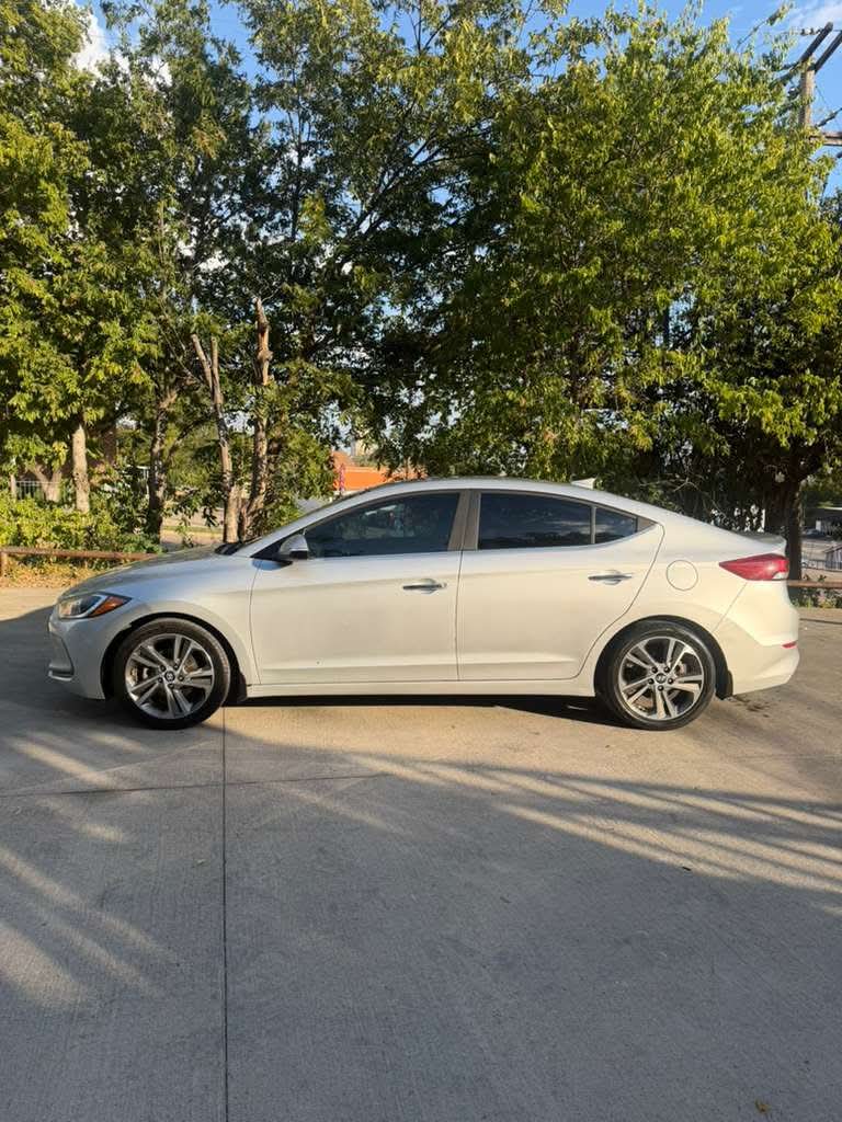 Hyundai ELANTRA LIMITED