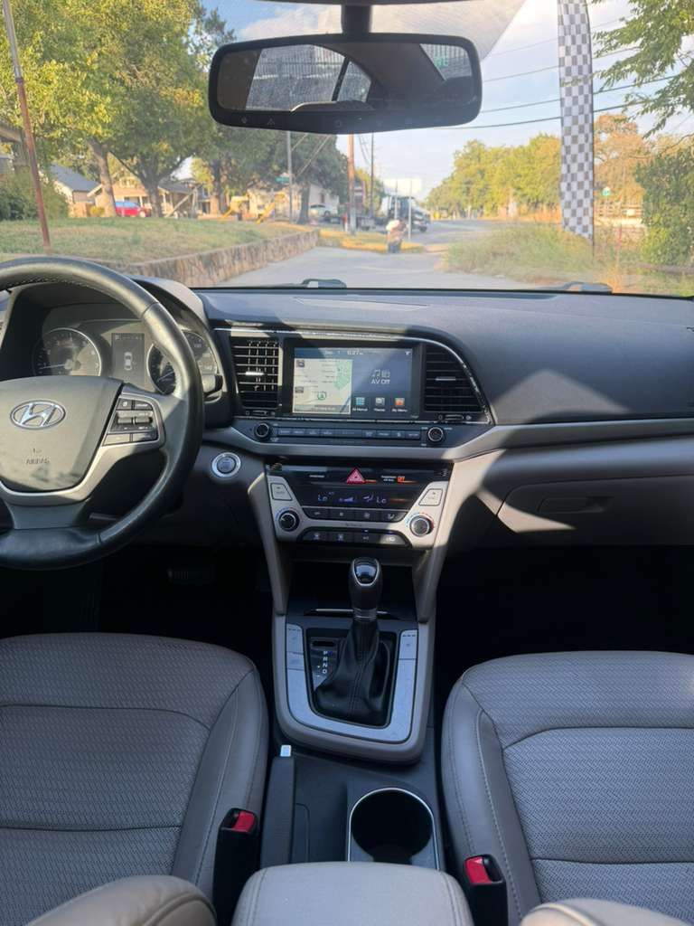 Hyundai ELANTRA LIMITED